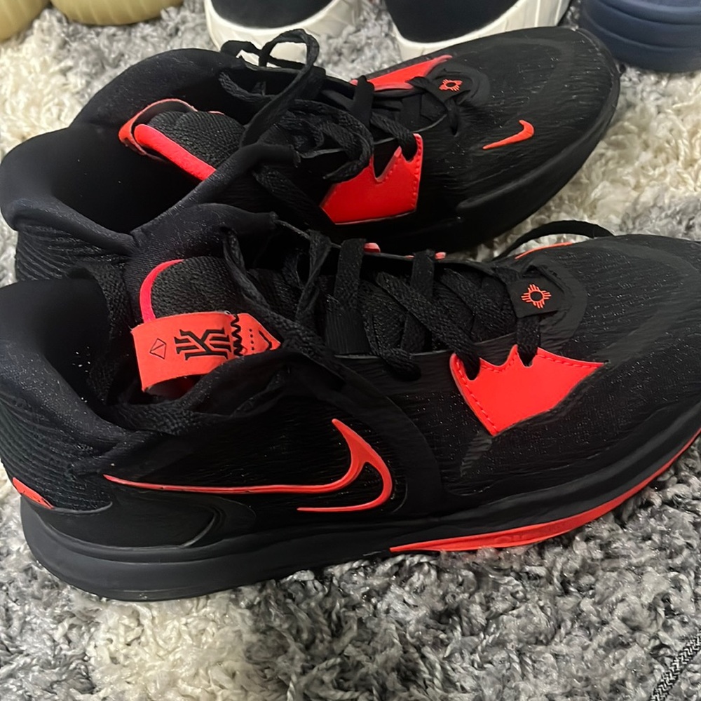 Kyrie low 5